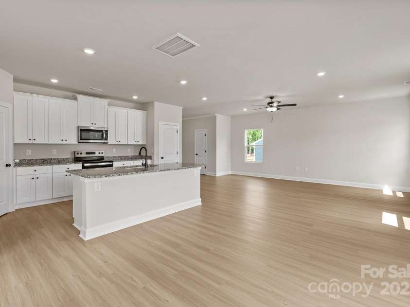 3324 Fox Hall Drive, Gastonia, NC 28052.  MLS# CAR4320223, YatesRealty ID 1652. 