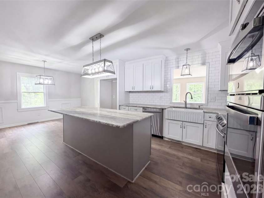 706 Crescent Drive, Cherryville, NC 28021.  MLS# CAR4370210, YatesRealty ID 16520. 