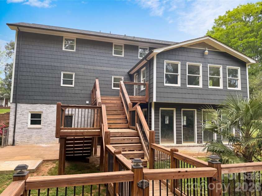 706 Crescent Drive, Cherryville, NC 28021.  MLS# CAR4370210, YatesRealty ID 16520. 