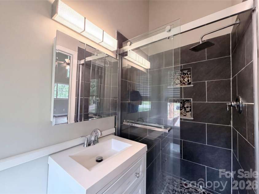 706 Crescent Drive, Cherryville, NC 28021.  MLS# CAR4370210, YatesRealty ID 16520. 