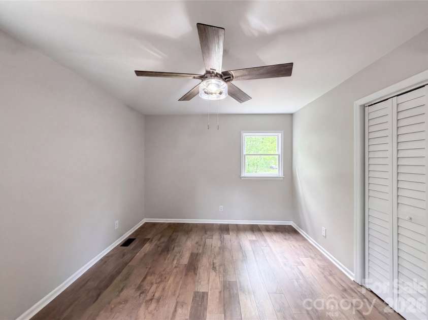 706 Crescent Drive, Cherryville, NC 28021.  MLS# CAR4370210, YatesRealty ID 16520. 
