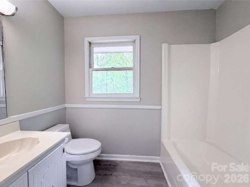 706 Crescent Drive, Cherryville, NC 28021.  MLS# CAR4370210, YatesRealty ID 16520. 