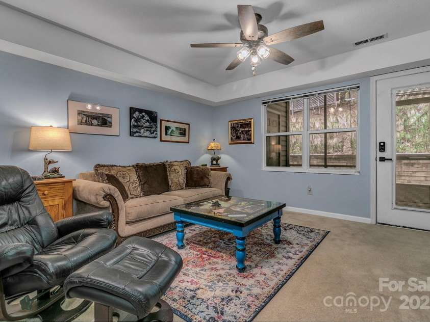 101 Carlyle Way, Asheville, NC 28803.  MLS# CAR4250295, YatesRealty ID 16521. 