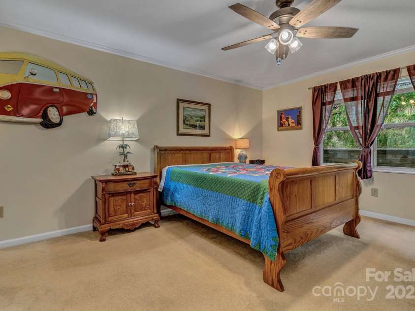 101 Carlyle Way, Asheville, NC 28803.  MLS# CAR4250295, YatesRealty ID 16521. 