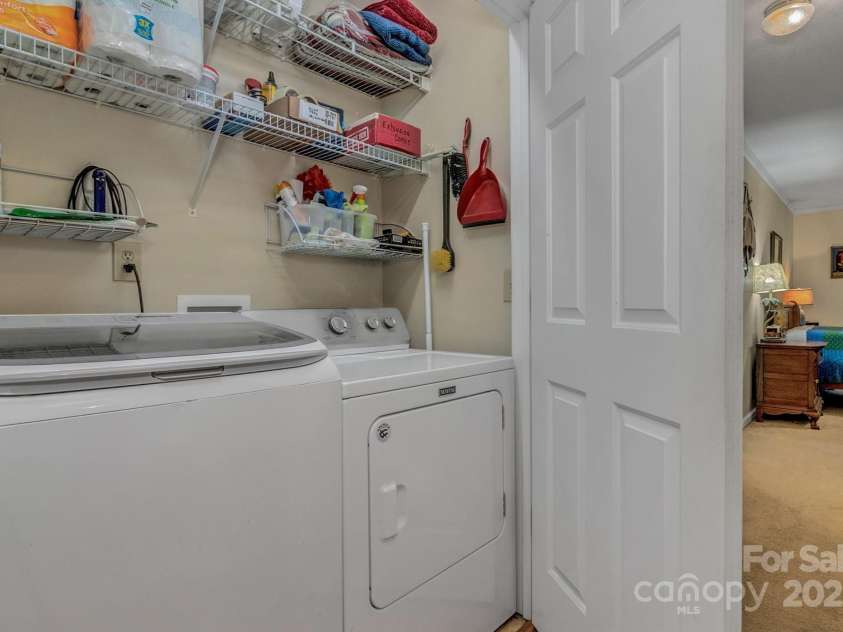 101 Carlyle Way, Asheville, NC 28803.  MLS# CAR4250295, YatesRealty ID 16521. 