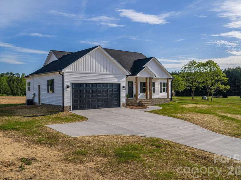6268 Hill Gates Trail, Cherryville, NC 28021.  MLS# CAR4365734, YatesRealty ID 16521. 
