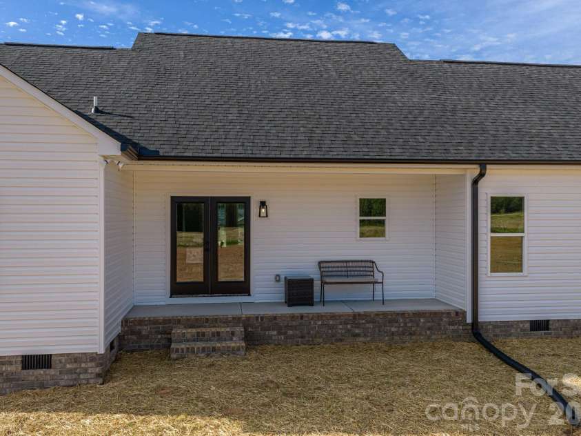 6268 Hill Gates Trail, Cherryville, NC 28021.  MLS# CAR4365734, YatesRealty ID 16521. 