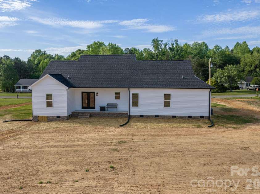 6268 Hill Gates Trail, Cherryville, NC 28021.  MLS# CAR4365734, YatesRealty ID 16521. 