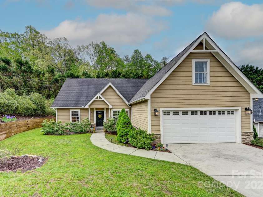 57 Regent Drive, Fletcher, NC 28732.  MLS# CAR4250913, YatesRealty ID 16522. 