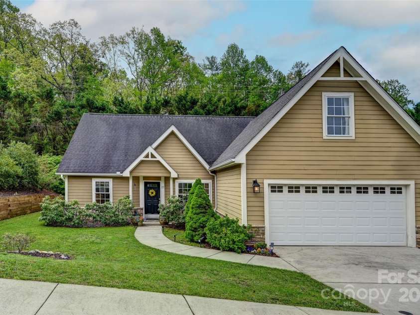 57 Regent Drive, Fletcher, NC 28732.  MLS# CAR4250913, YatesRealty ID 16522. 