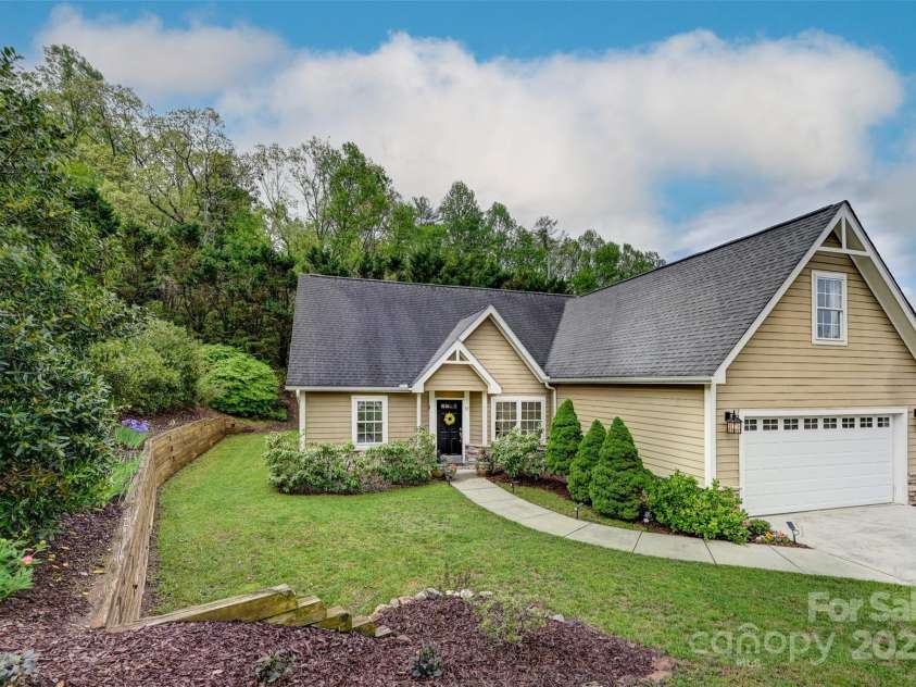 57 Regent Drive, Fletcher, NC 28732.  MLS# CAR4250913, YatesRealty ID 16522. 