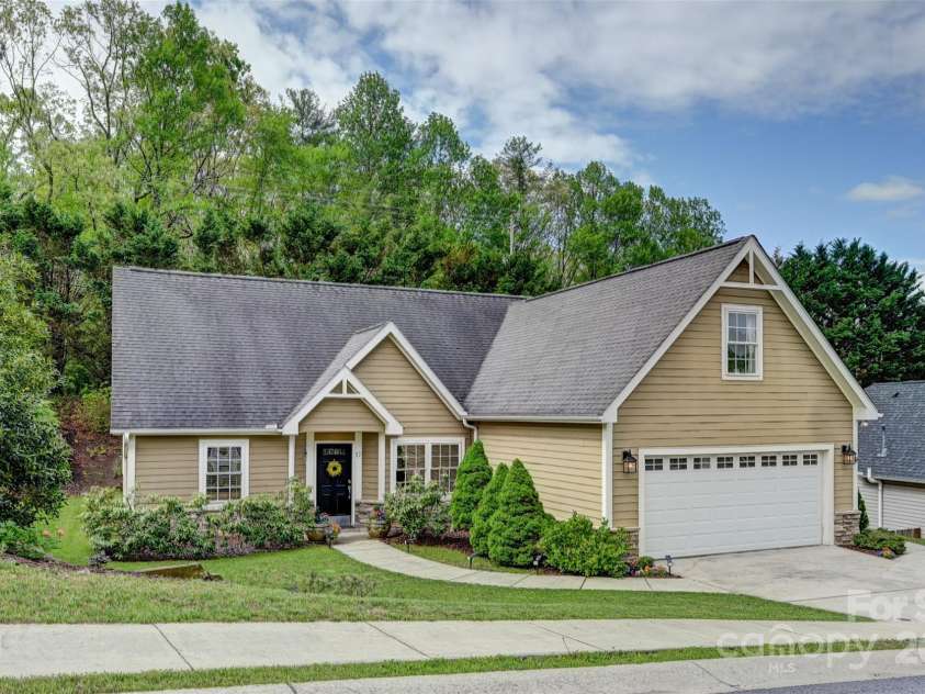 57 Regent Drive, Fletcher, NC 28732.  MLS# CAR4250913, YatesRealty ID 16522. 