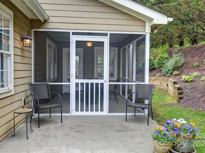 57 Regent Drive, Fletcher, NC 28732.  MLS# CAR4250913, YatesRealty ID 16522. 