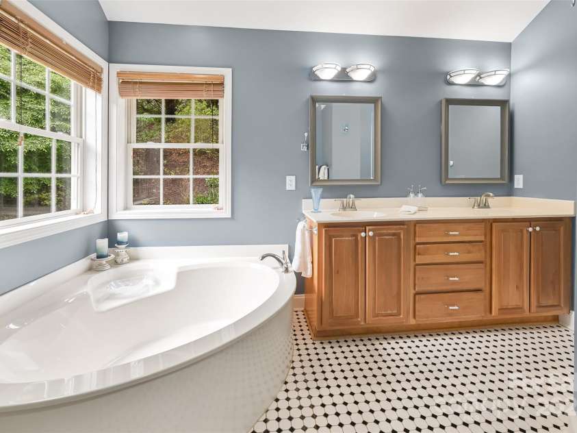 57 Regent Drive, Fletcher, NC 28732.  MLS# CAR4250913, YatesRealty ID 16522. 