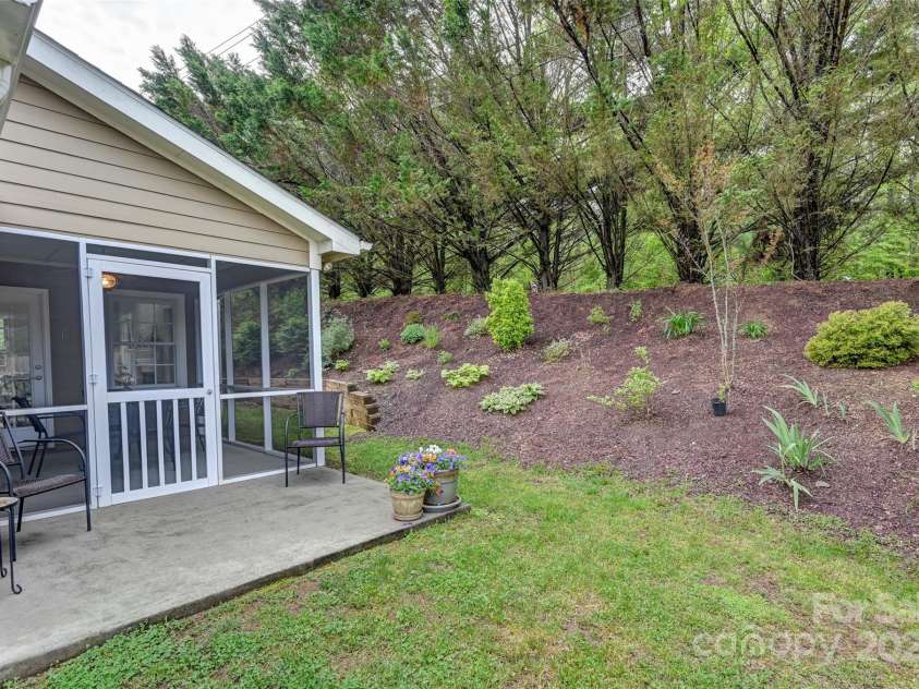 57 Regent Drive, Fletcher, NC 28732.  MLS# CAR4250913, YatesRealty ID 16522. 