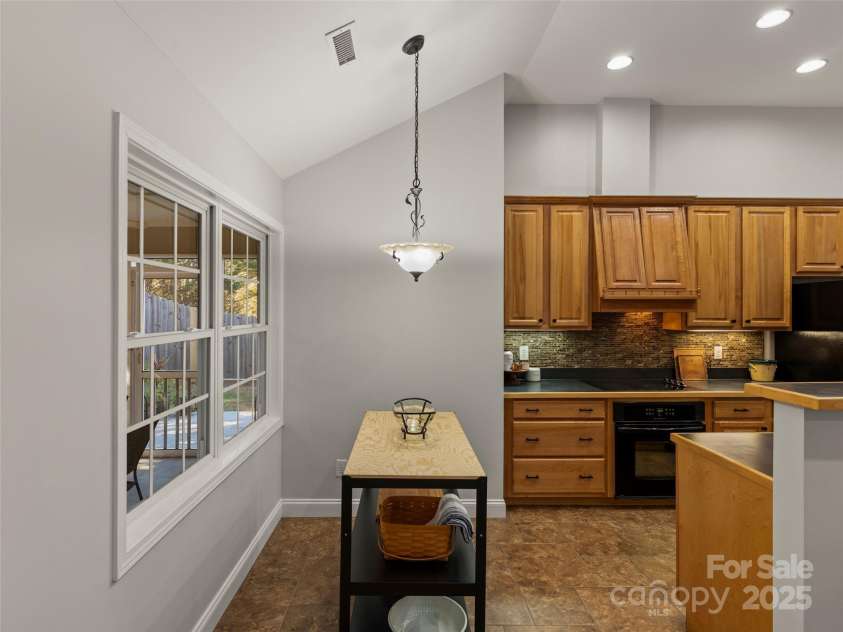 57 Regent Drive, Fletcher, NC 28732.  MLS# CAR4319862, YatesRealty ID 16522. 