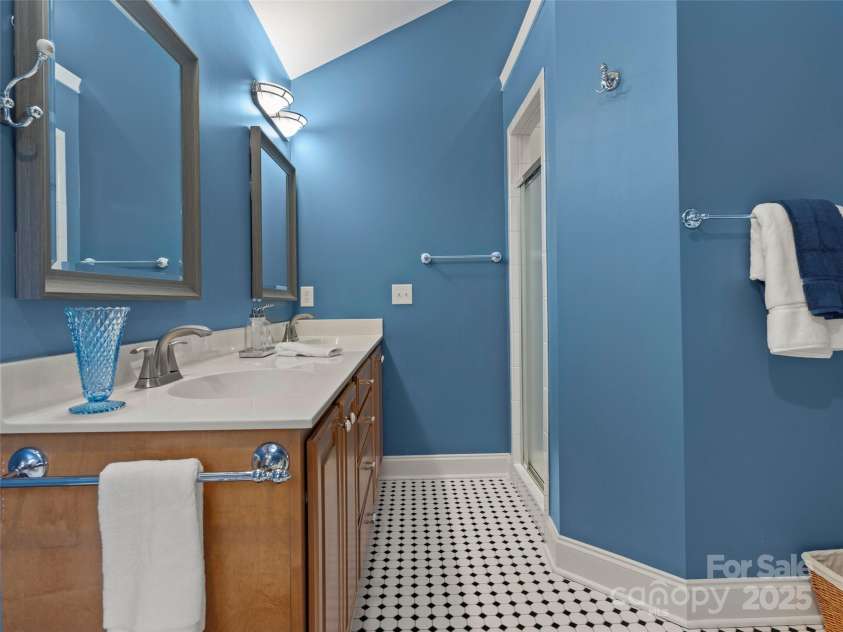 57 Regent Drive, Fletcher, NC 28732.  MLS# CAR4319862, YatesRealty ID 16522. 