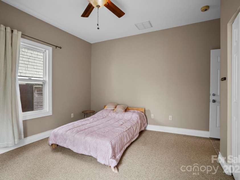 111 Broad Street, Asheville, NC 28801.  MLS# CAR4252668, YatesRealty ID 16523. 