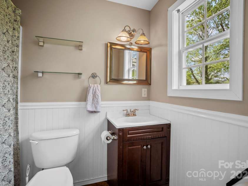 111 Broad Street, Asheville, NC 28801.  MLS# CAR4252668, YatesRealty ID 16523. 