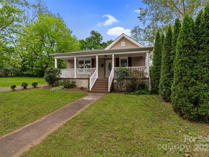 111 Broad Street, Asheville, NC 28801.  MLS# CAR4252668, YatesRealty ID 16523. 