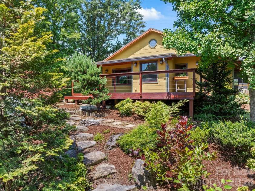 432 Turkey Creek Road, Leicester, NC 28748.  MLS# CAR4367485, YatesRealty ID 16523. 