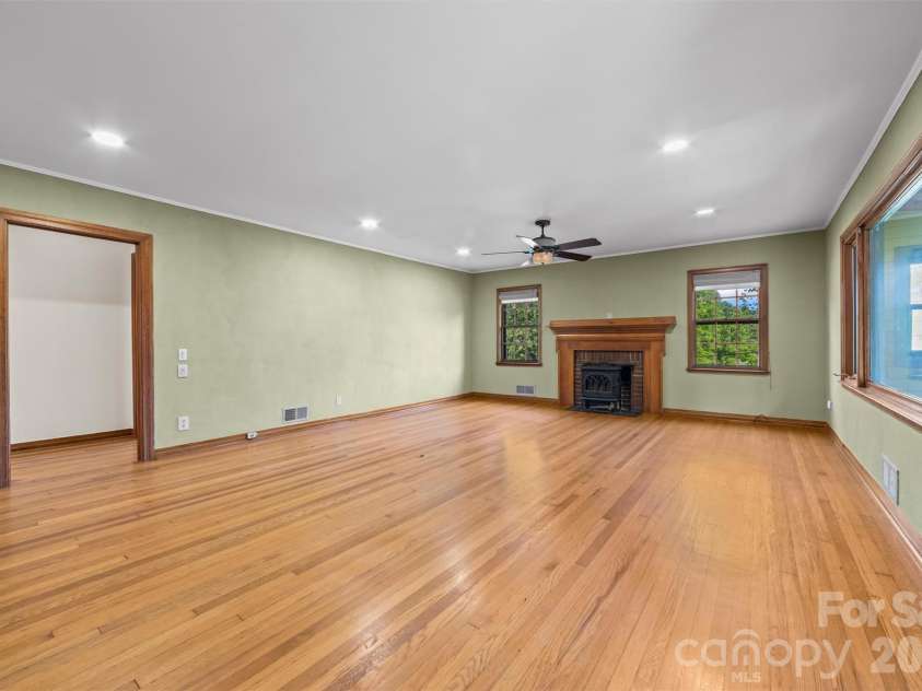 432 Turkey Creek Road, Leicester, NC 28748.  MLS# CAR4367485, YatesRealty ID 16523. 