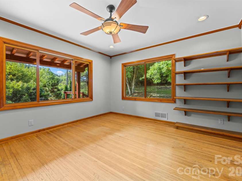 432 Turkey Creek Road, Leicester, NC 28748.  MLS# CAR4367485, YatesRealty ID 16523. 