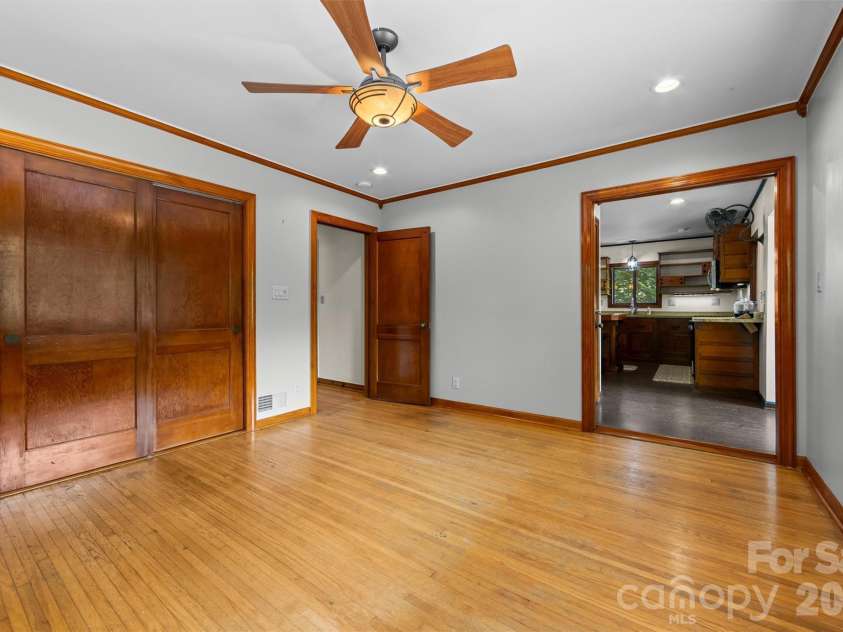 432 Turkey Creek Road, Leicester, NC 28748.  MLS# CAR4367485, YatesRealty ID 16523. 