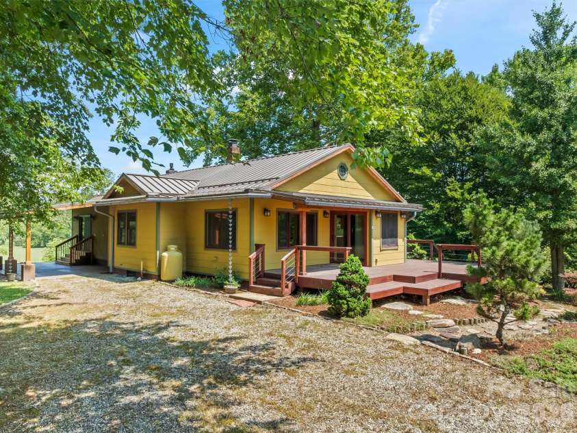 432 Turkey Creek Road, Leicester, NC 28748.  MLS# CAR4367485, YatesRealty ID 16523. 