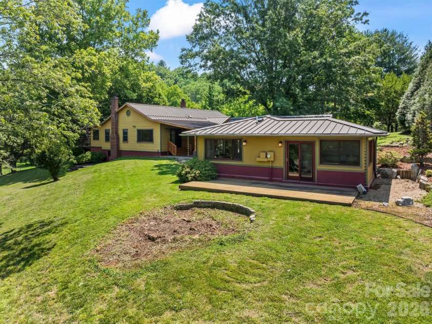 432 Turkey Creek Road, Leicester, NC 28748.  MLS# CAR4367485, YatesRealty ID 16523. 