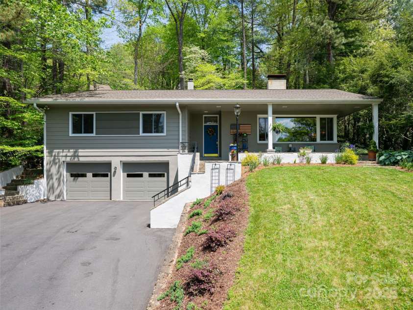 165 Country Club Drive, Waynesville, NC 28786.  MLS# CAR4254331, YatesRealty ID 16524. 
