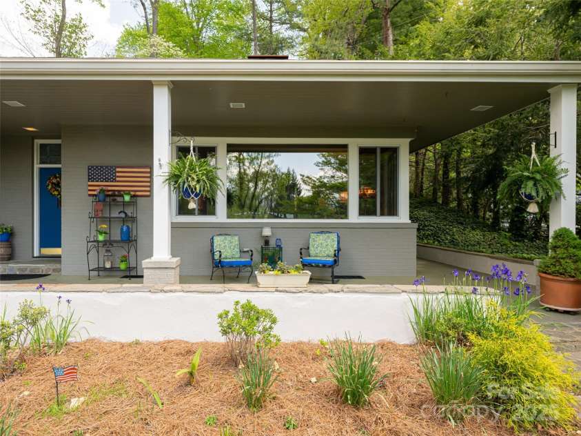 165 Country Club Drive, Waynesville, NC 28786.  MLS# CAR4254331, YatesRealty ID 16524. 