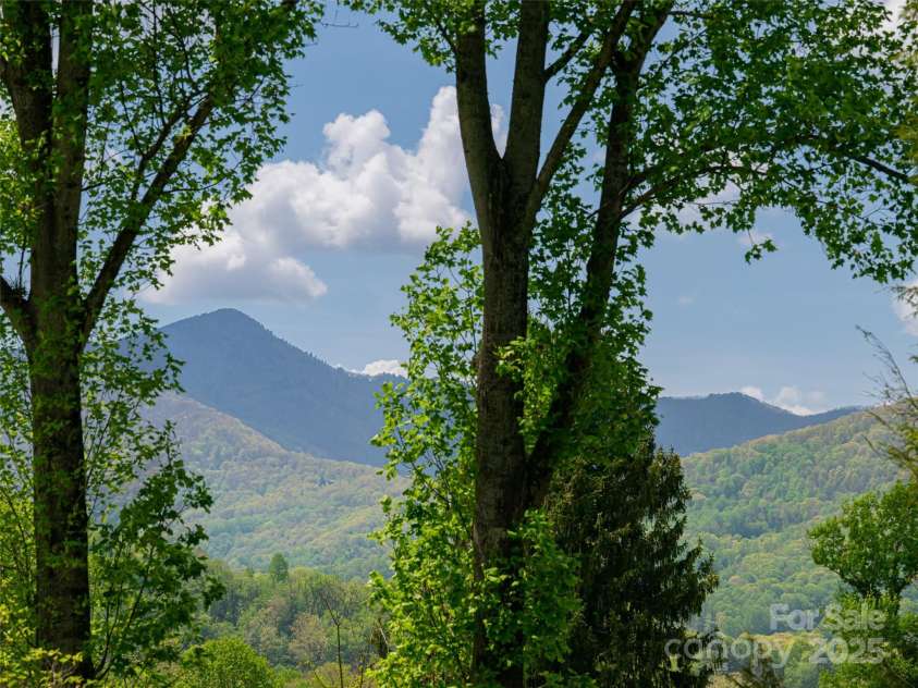 165 Country Club Drive, Waynesville, NC 28786.  MLS# CAR4254331, YatesRealty ID 16524. 