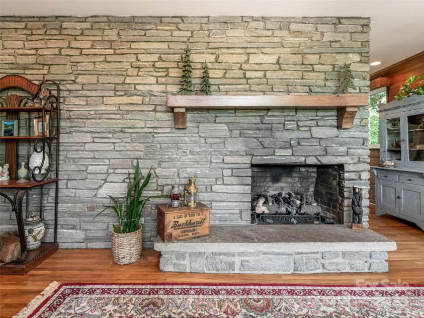 165 Country Club Drive, Waynesville, NC 28786.  MLS# CAR4254331, YatesRealty ID 16524. 
