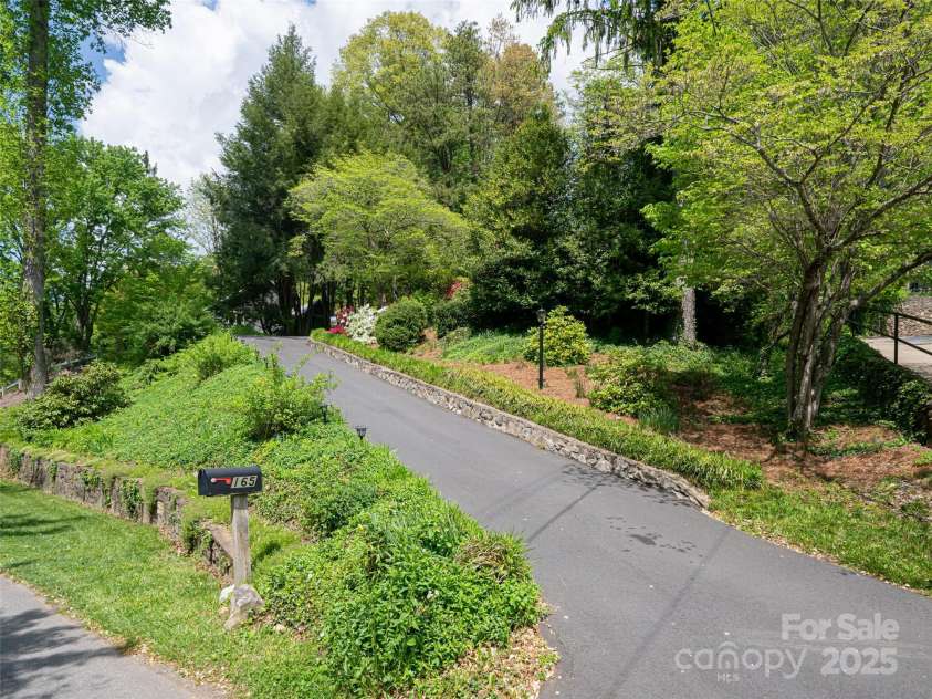 165 Country Club Drive, Waynesville, NC 28786.  MLS# CAR4254331, YatesRealty ID 16524. 