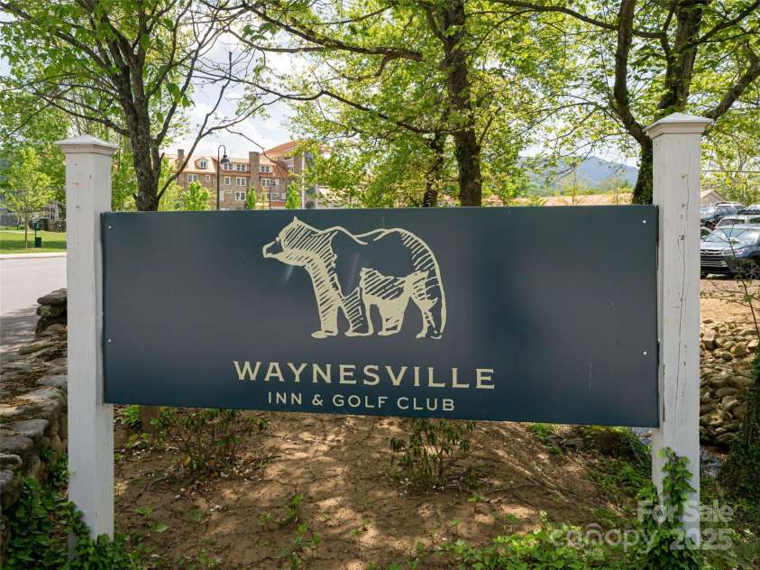 165 Country Club Drive, Waynesville, NC 28786.  MLS# CAR4254331, YatesRealty ID 16524. 
