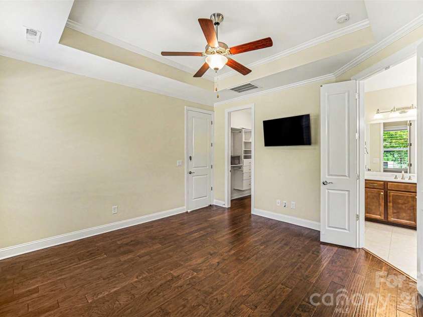 8407 Festival Way, Charlotte, NC 28215.  MLS# CAR4330612, YatesRealty ID 16524. 