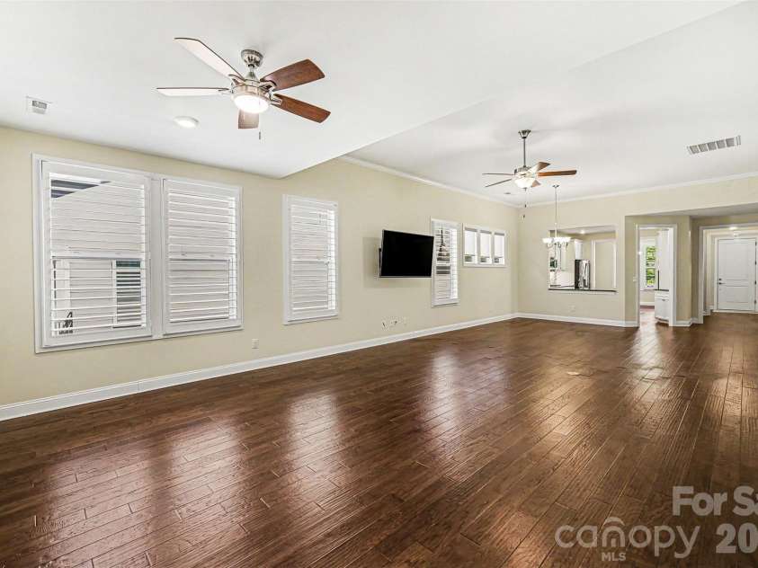 8407 Festival Way, Charlotte, NC 28215.  MLS# CAR4330612, YatesRealty ID 16524. 