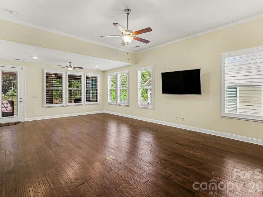 8407 Festival Way, Charlotte, NC 28215.  MLS# CAR4330612, YatesRealty ID 16524. 