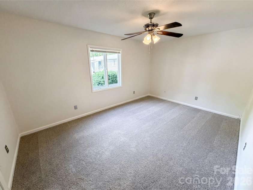 2020 Stoney Point Lane, Charlotte, NC 28210.  MLS# CAR4373209, YatesRealty ID 16525. 