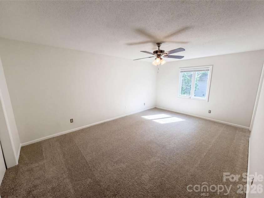 2020 Stoney Point Lane, Charlotte, NC 28210.  MLS# CAR4373209, YatesRealty ID 16525. 