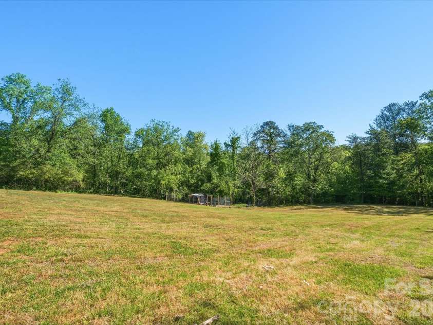 103 J A Ross Street, Morganton, NC 28655.  MLS# CAR4374365, YatesRealty ID 16526. 