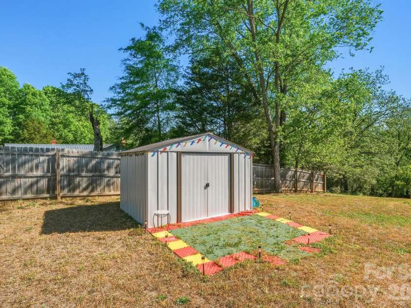 103 J A Ross Street, Morganton, NC 28655.  MLS# CAR4374365, YatesRealty ID 16526. 