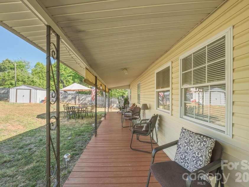 103 J A Ross Street, Morganton, NC 28655.  MLS# CAR4374365, YatesRealty ID 16526. 