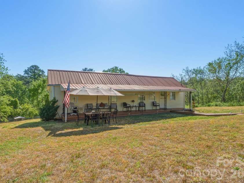 103 J A Ross Street, Morganton, NC 28655.  MLS# CAR4374365, YatesRealty ID 16526. 