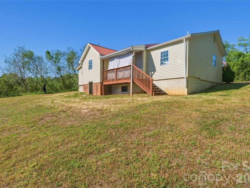 103 J A Ross Street, Morganton, NC 28655.  MLS# CAR4374365, YatesRealty ID 16526. 