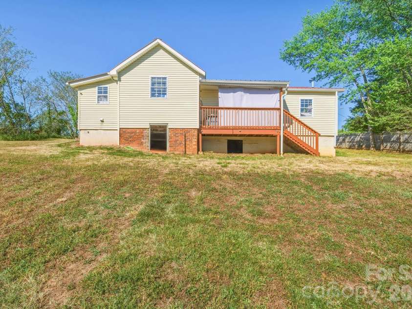 103 J A Ross Street, Morganton, NC 28655.  MLS# CAR4374365, YatesRealty ID 16526. 