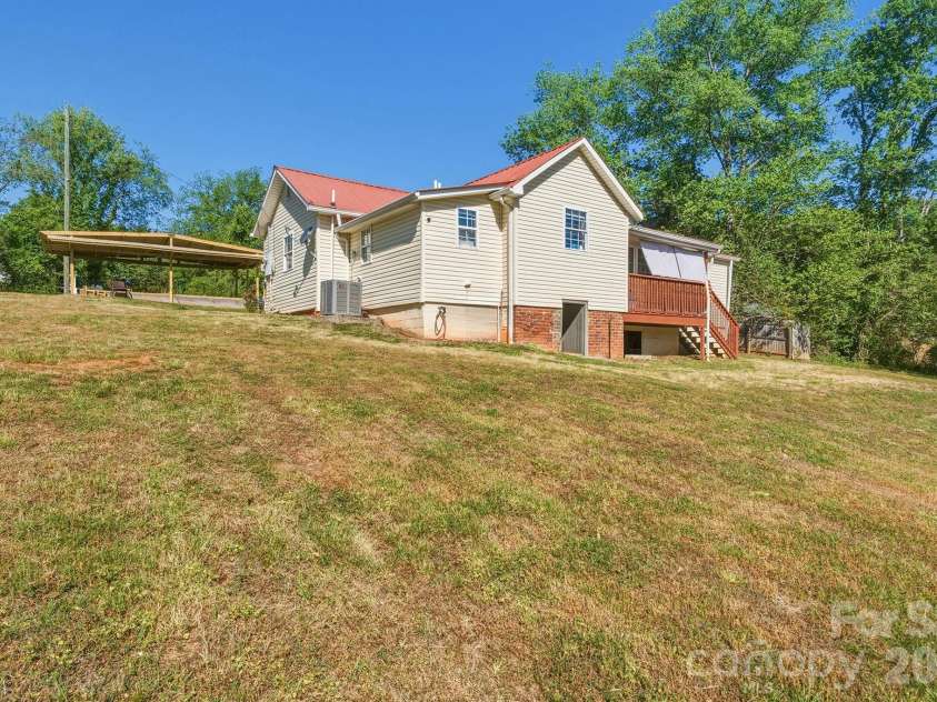 103 J A Ross Street, Morganton, NC 28655.  MLS# CAR4374365, YatesRealty ID 16526. 