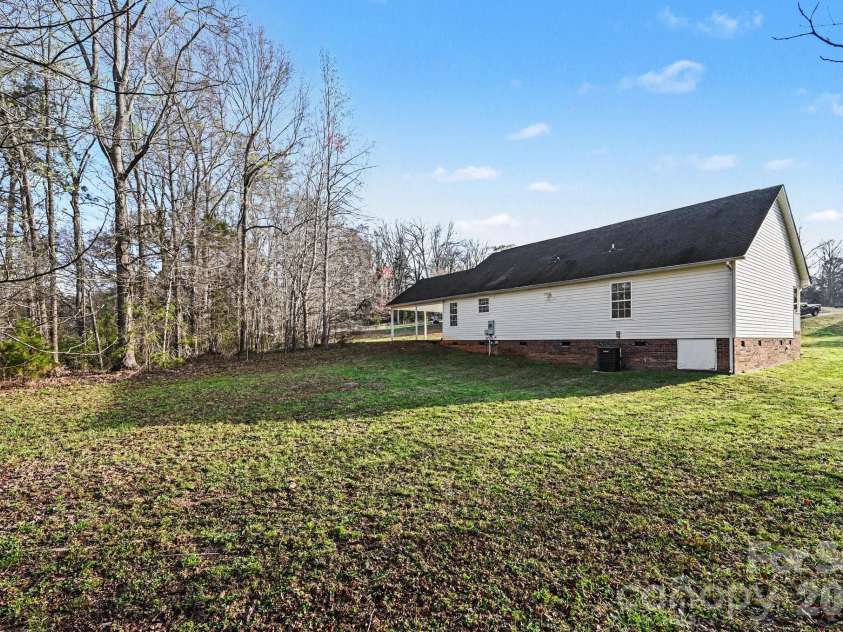 113 Haven Lane, Shelby, NC 28152.  MLS# CAR4360637, YatesRealty ID 16527. 