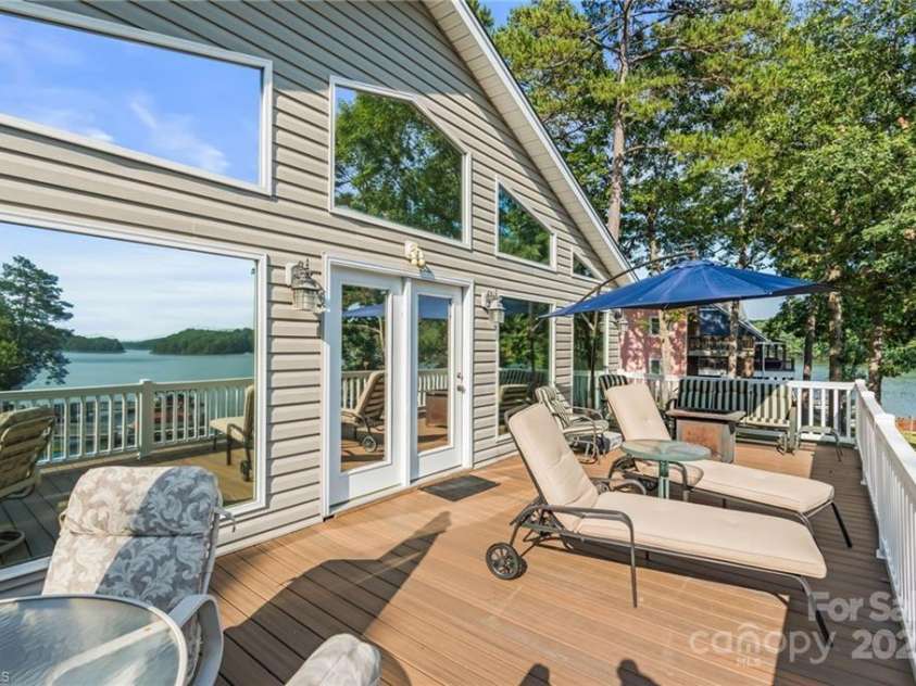 592 Shoreline Road, New London, NC 28127.  MLS# CAR4255512, YatesRealty ID 16527. 